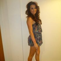 Tempting ebony girl Honey
