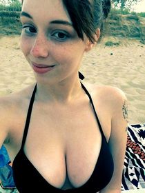 Dem boobs & hips